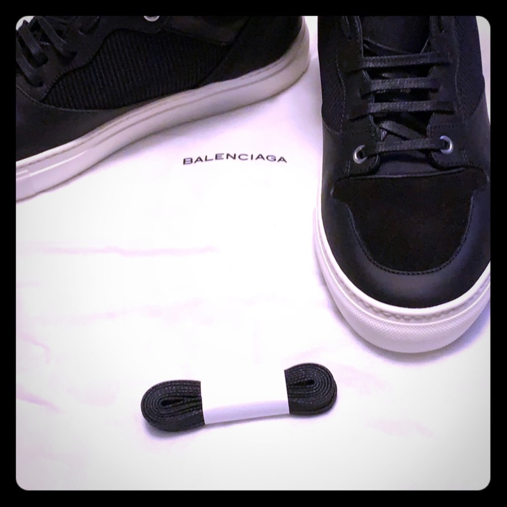 Size 41 Balenciaga black high top w/ white soles